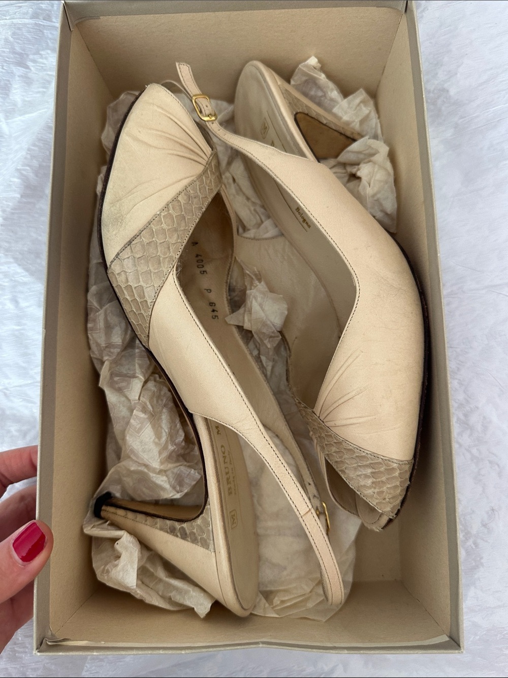 Bruno Magli Cream Leather Slingback Pumps with Snake Trim Vintage 9AA - Picture 2 of 5